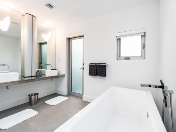 Miami Waterfront Luxury Villa - 4 Bedrooms Boater`s Retreat with Gym & Pool